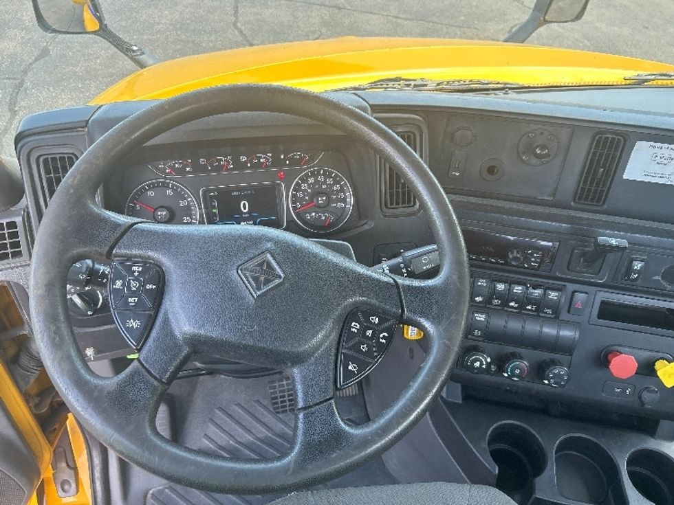 Day Cab Tractor-Heavy Duty Tractors-International-2020-LT625-Roseville-MN-264,605\n\t\tmiles-$ 29,000 - Image 11