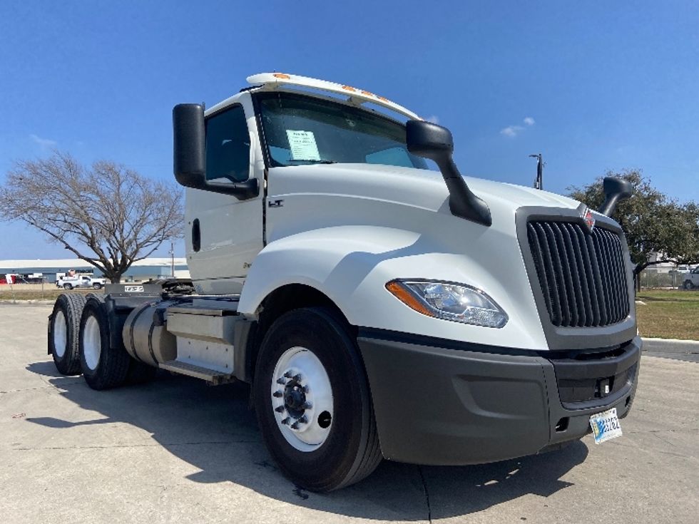 Day Cab Tractor-Heavy Duty Tractors-International-2020-LT625-San Antonio-TX-207,639\n\t\tmiles-$ 36,250 - Image 1