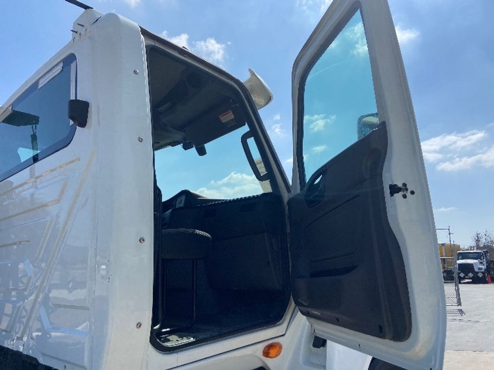 Day Cab Tractor-Heavy Duty Tractors-International-2020-LT625-San Antonio-TX-207,639\n\t\tmiles-$ 36,250 - Image 12