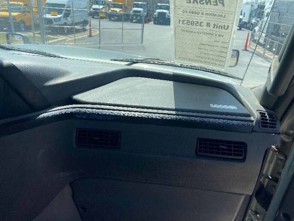 Day Cab Tractor-Heavy Duty Tractors-International-2020-LT625-San Antonio-TX-207,639\n\t\tmiles-$ 36,250 - Image 13