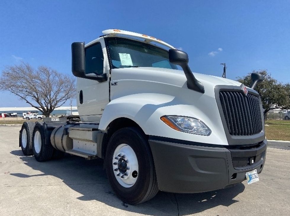Day Cab Tractor-Heavy Duty Tractors-International-2020-LT625-San Antonio-TX-211,023\n\t\tmiles-$ 36,250 - Image 1