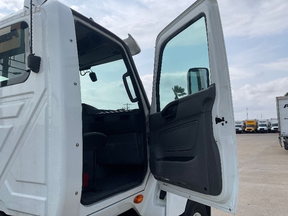 Day Cab Tractor-Heavy Duty Tractors-International-2020-LT625-San Antonio-TX-227,300\n\t\tmiles-$ 36,250 - Image 12
