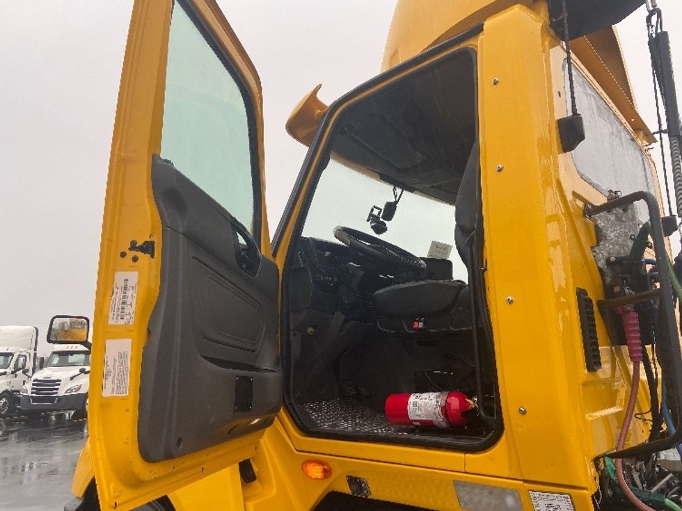 Day Cab Tractor-Heavy Duty Tractors-International-2020-LT625-San Antonio-TX-292,367\n\t\tmiles-$ 29,250 - Image 9