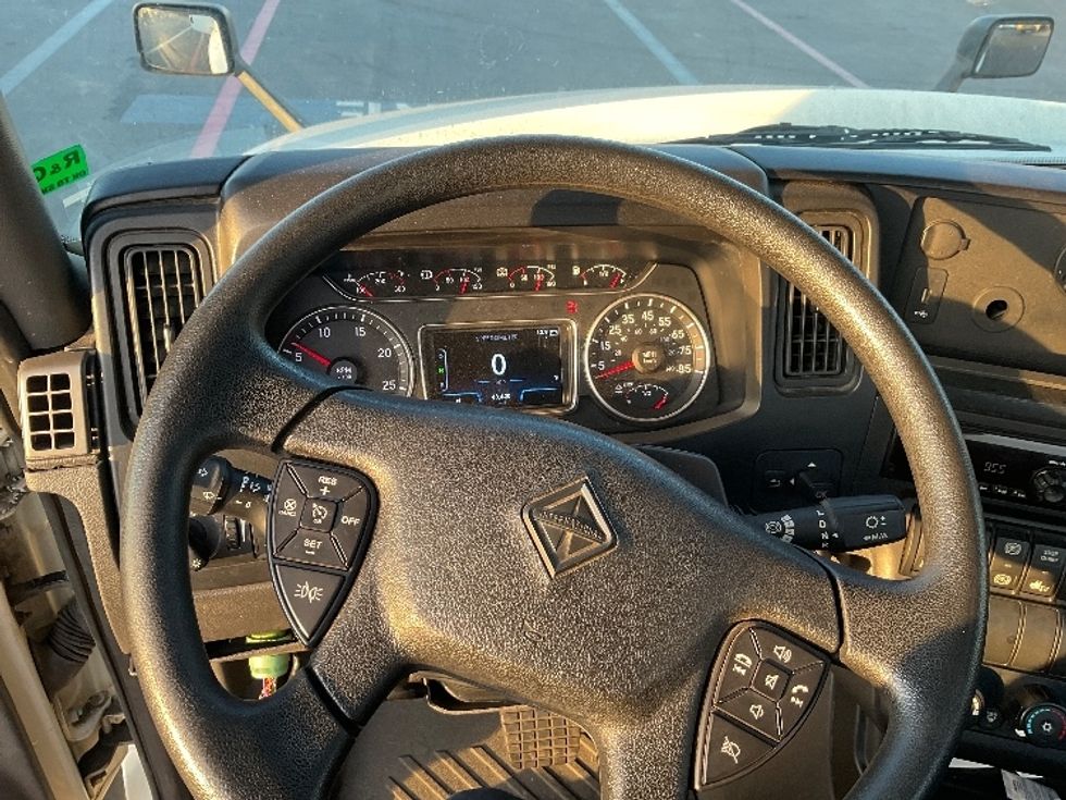 Day Cab Tractor-Heavy Duty Tractors-International-2020-LT625-Santa Ana-CA-43,421\n\t\tmiles-$ 41,500 - Image 11