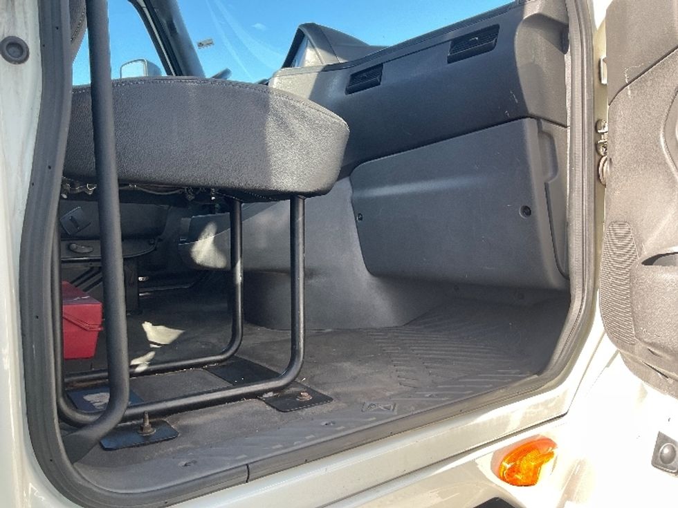 Day Cab Tractor-Heavy Duty Tractors-International-2020-LT625-Santa Ana-CA-43,421\n\t\tmiles-$ 41,500 - Image 12