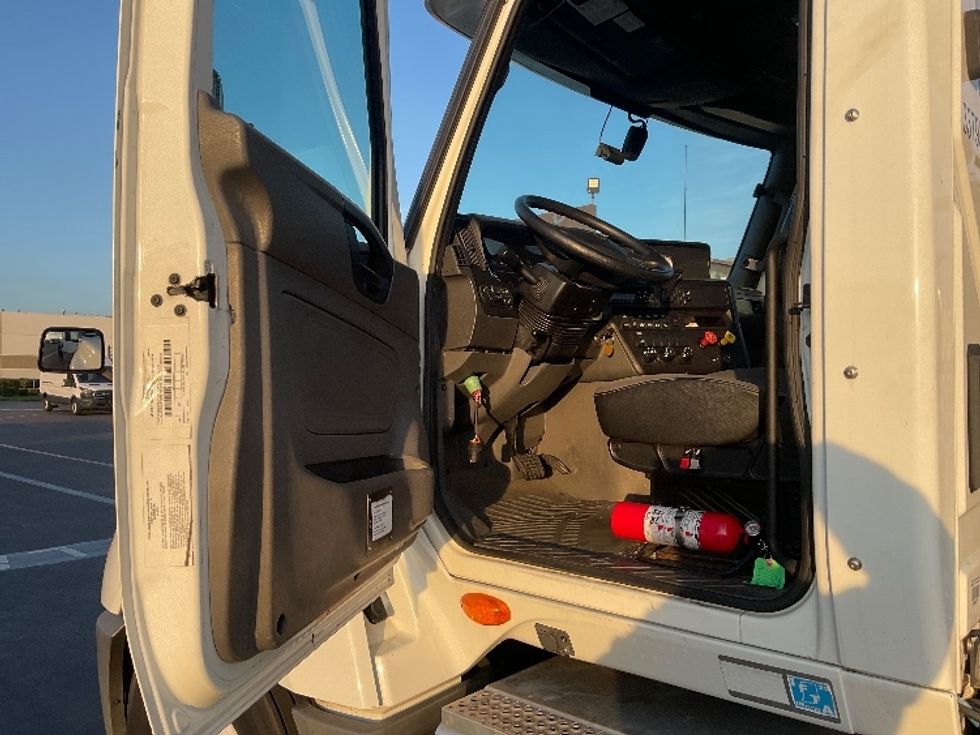 Day Cab Tractor-Heavy Duty Tractors-International-2020-LT625-Santa Ana-CA-43,421\n\t\tmiles-$ 41,500 - Image 9