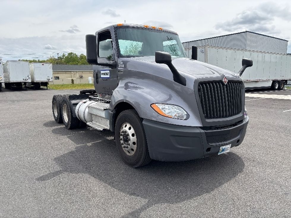 Day Cab Tractor-Heavy Duty Tractors-International-2020-LT625-South Plainfield-NJ-239,400\n\t\tmiles-$ 29,750 - Image 1