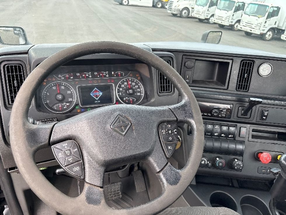 Day Cab Tractor-Heavy Duty Tractors-International-2020-LT625-South Plainfield-NJ-239,400\n\t\tmiles-$ 29,750 - Image 11