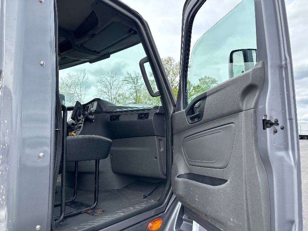 Day Cab Tractor-Heavy Duty Tractors-International-2020-LT625-South Plainfield-NJ-239,400\n\t\tmiles-$ 29,750 - Image 12