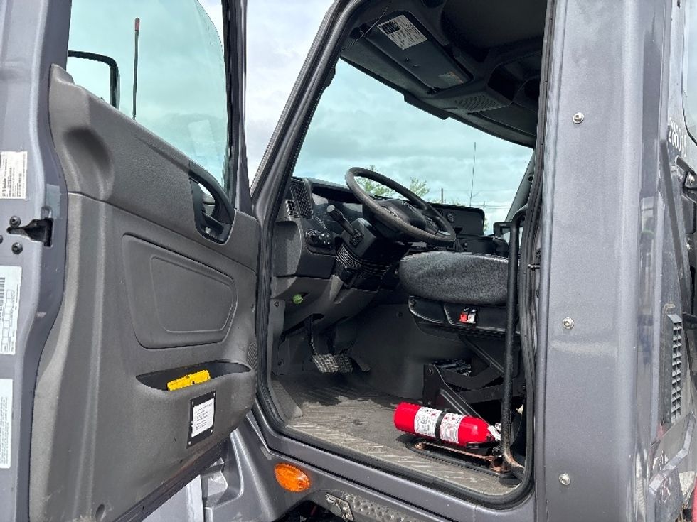 Day Cab Tractor-Heavy Duty Tractors-International-2020-LT625-South Plainfield-NJ-239,400\n\t\tmiles-$ 29,750 - Image 9