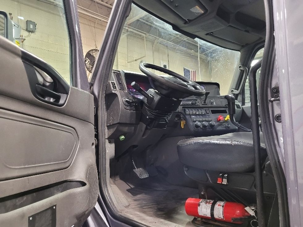 Day Cab Tractor-Heavy Duty Tractors-International-2020-LT625-South Plainfield-NJ-271,669\n\t\tmiles-$ 27,750 - Image 9