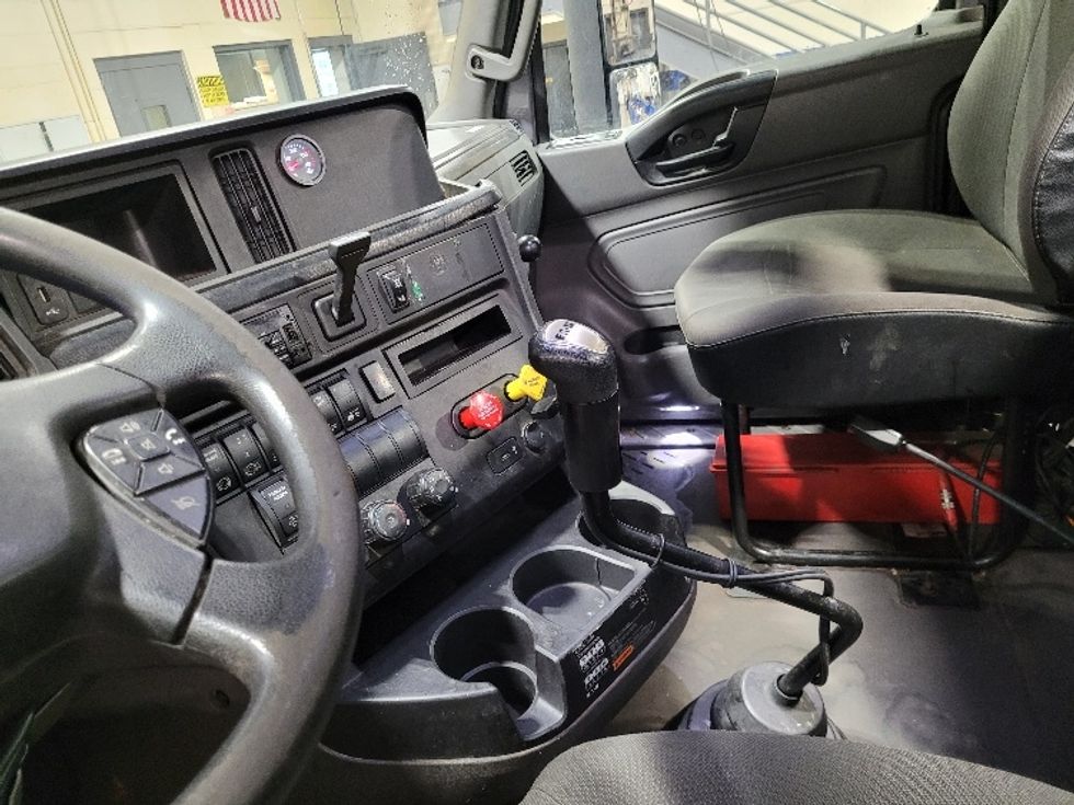 Day Cab Tractor-Heavy Duty Tractors-International-2020-LT625-South Plainfield-NJ-273,746\n\t\tmiles-$ 28,500 - Image 10
