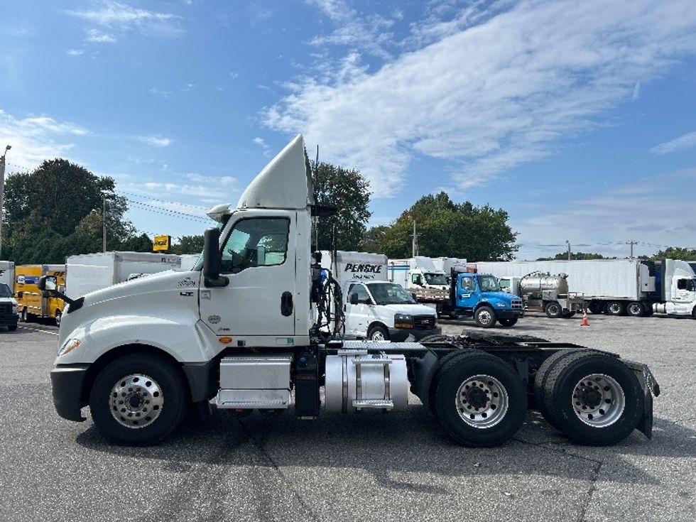 Day Cab Tractor-Heavy Duty Tractors-International-2020-LT625-Springfield-MA-246,850\n\t\tmiles-$ 37,000 - Image 4