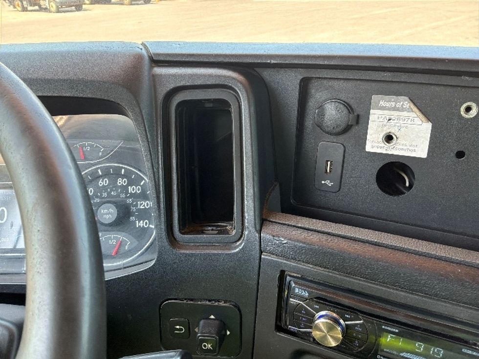 Day Cab Tractor-Heavy Duty Tractors-International-2020-LT625-Ste-Foy-PQ-506,446\n\t\tkm-$ 35,000 - Image 17