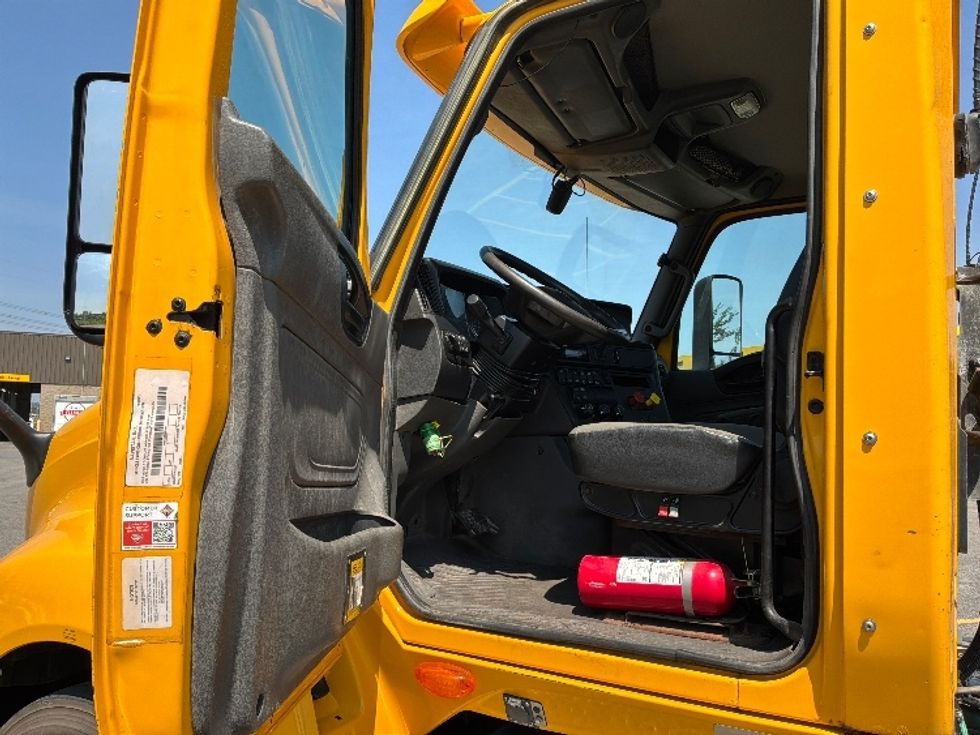 Day Cab Tractor-Heavy Duty Tractors-International-2020-LT625-Ste-Foy-PQ-506,446\n\t\tkm-$ 35,000 - Image 9