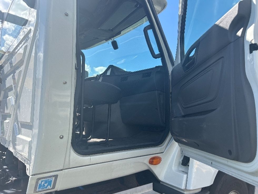 Day Cab Tractor-Heavy Duty Tractors-International-2020-LT625-Swedesboro-NJ-301,573\n\t\tmiles-$ 32,250 - Image 12