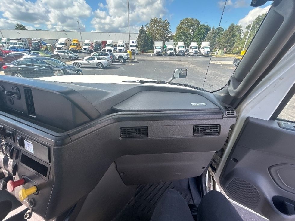 Day Cab Tractor-Heavy Duty Tractors-International-2020-LT625-Swedesboro-NJ-301,573\n\t\tmiles-$ 32,250 - Image 13