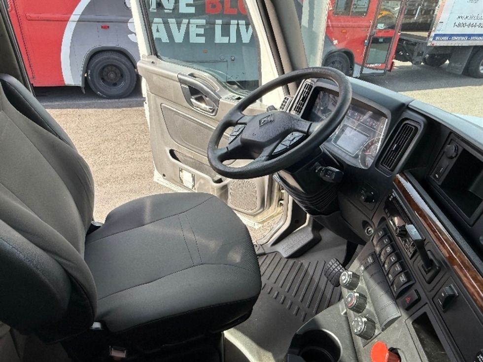 Day Cab Tractor-Heavy Duty Tractors-International-2020-LT625-Tacoma-WA-169,389\n\t\tmiles-$ 59,000 - Image 14