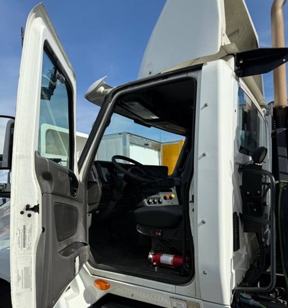 Day Cab Tractor-Heavy Duty Tractors-International-2020-LT625-Tacoma-WA-169,389\n\t\tmiles-$ 59,000 - Image 9