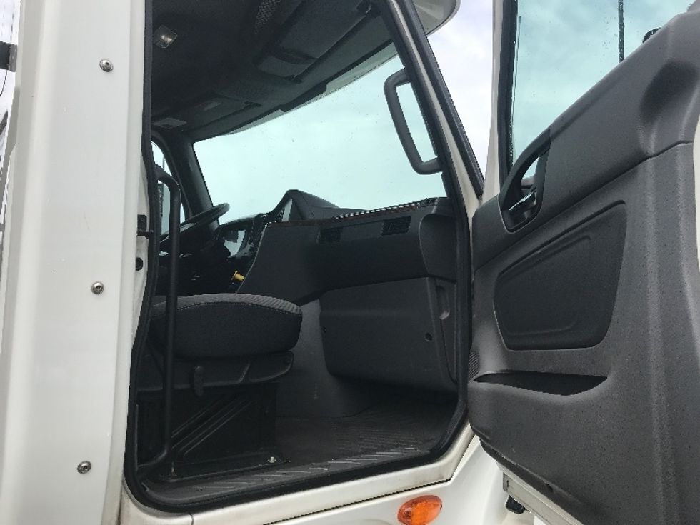 Day Cab Tractor-Heavy Duty Tractors-International-2020-LT625-Tacoma-WA-175,569\n\t\tmiles-$ 69,250 - Image 12