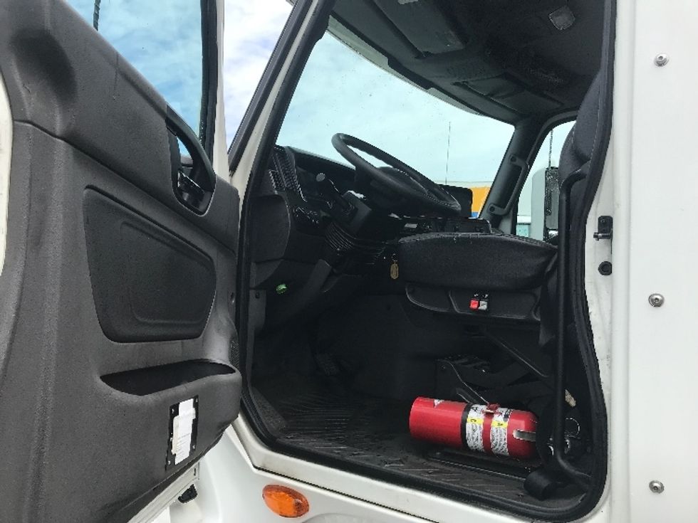 Day Cab Tractor-Heavy Duty Tractors-International-2020-LT625-Tacoma-WA-175,569\n\t\tmiles-$ 69,250 - Image 9