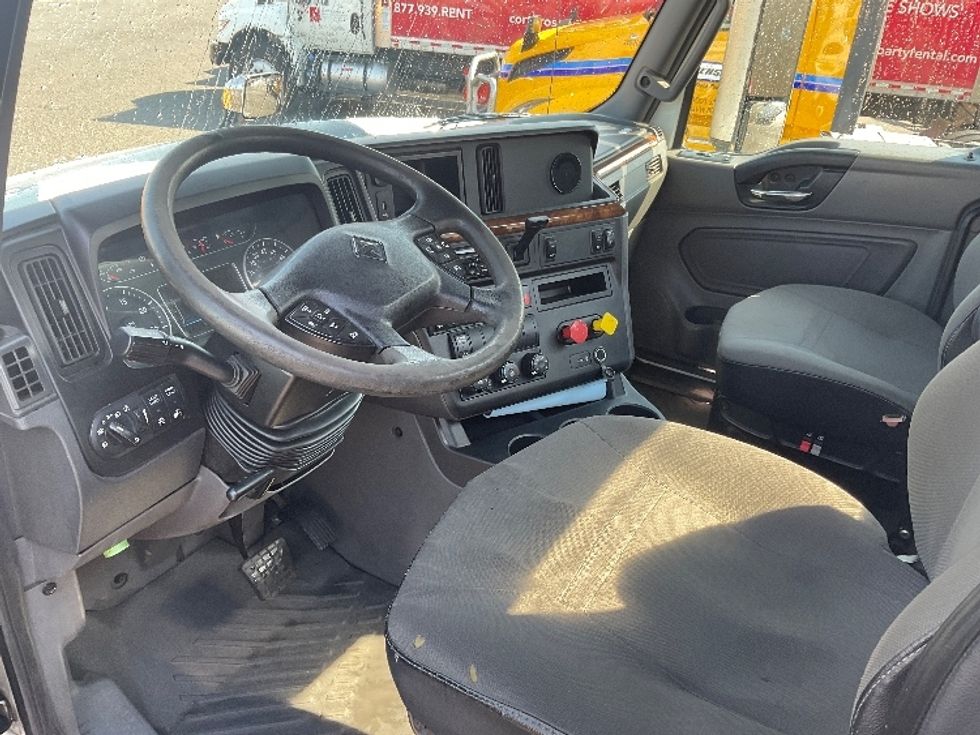 Day Cab Tractor-Heavy Duty Tractors-International-2020-LT625-Tacoma-WA-191,852\n\t\tmiles-$ 65,750 - Image 10