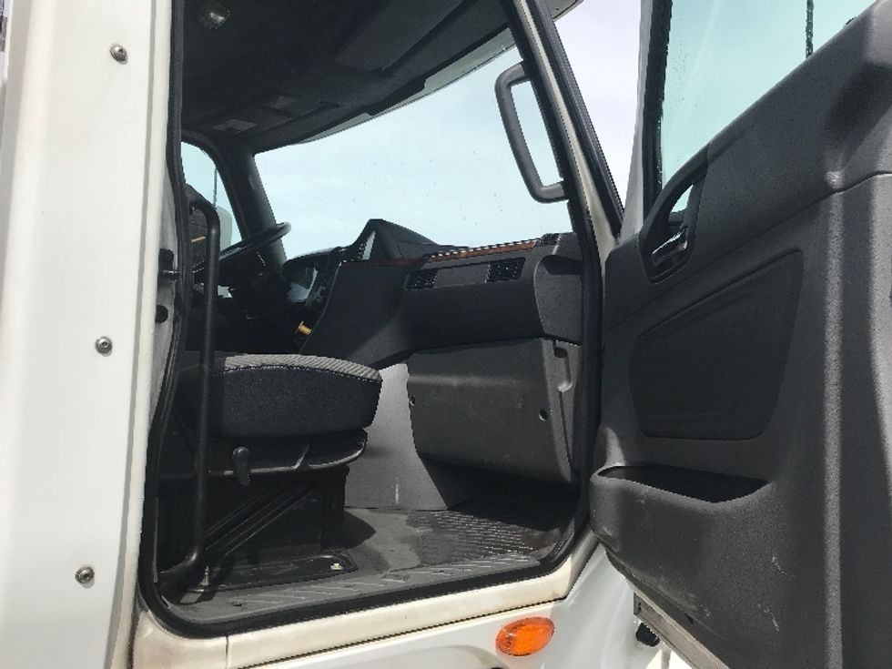 Day Cab Tractor-Heavy Duty Tractors-International-2020-LT625-Tacoma-WA-211,570\n\t\tmiles-$ 68,750 - Image 12