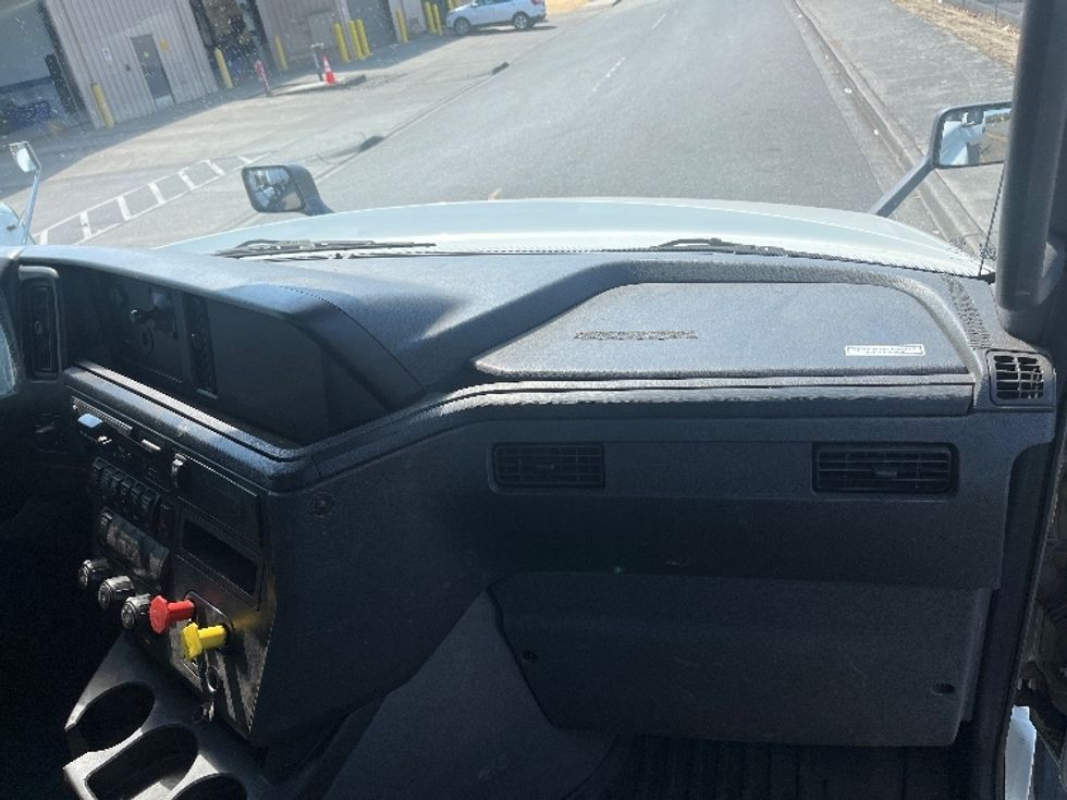 Day Cab Tractor-Heavy Duty Tractors-International-2020-LT625-Tacoma-WA-309,780\n\t\tmiles-$ 32,500 - Image 12
