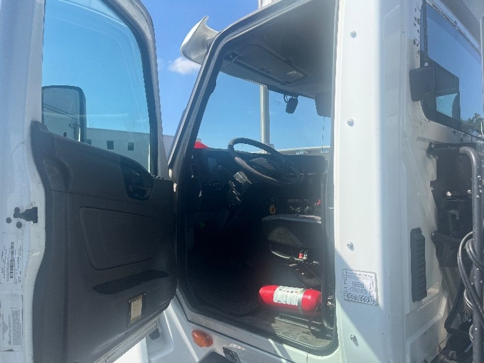 Day Cab Tractor-Heavy Duty Tractors-International-2020-LT625-Tacoma-WA-309,780\n\t\tmiles-$ 32,500 - Image 9