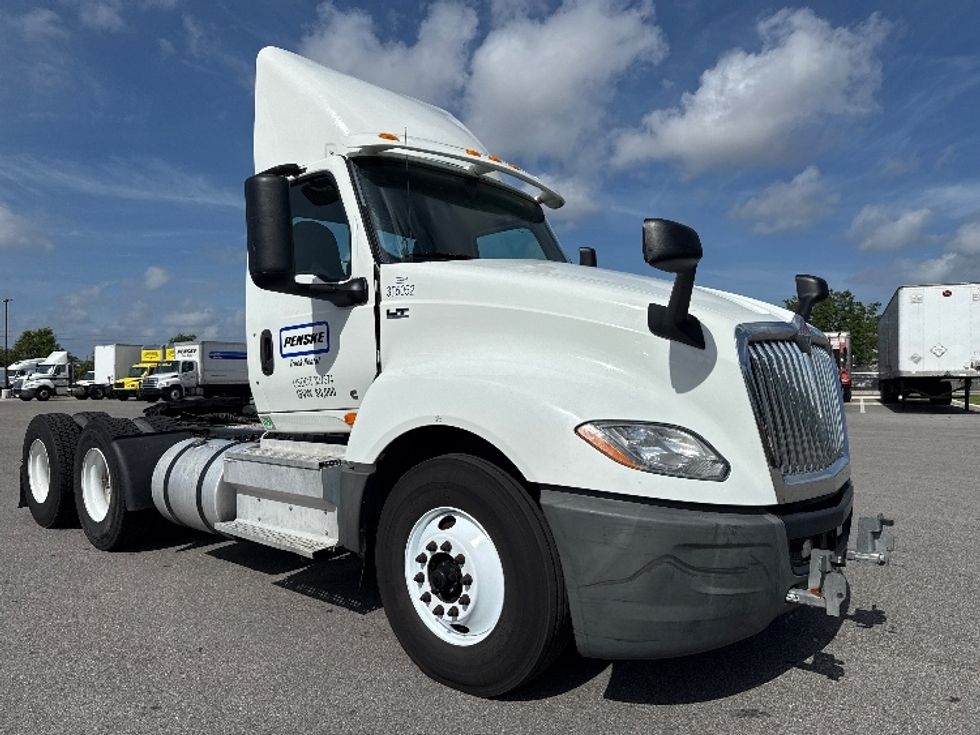 Day Cab Tractor-Heavy Duty Tractors-International-2020-LT625-Tampa-FL-351,270\n\t\tmiles-$ 44,000 - Image 1