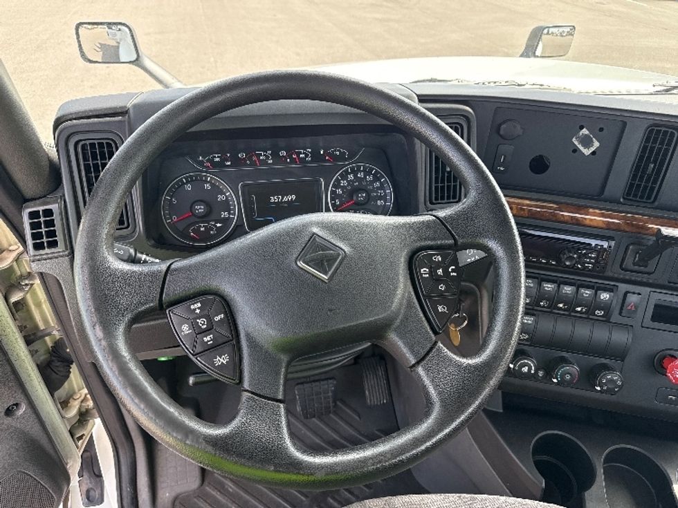 Day Cab Tractor-Heavy Duty Tractors-International-2020-LT625-Tampa-FL-351,270\n\t\tmiles-$ 44,000 - Image 11