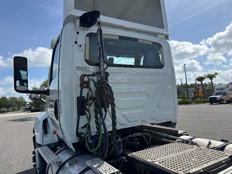 Day Cab Tractor-Heavy Duty Tractors-International-2020-LT625-Tampa-FL-351,270\n\t\tmiles-$ 44,000 - Image 22