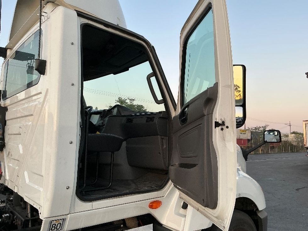 Day Cab Tractor-Heavy Duty Tractors-International-2020-LT625-Torrance-CA-102,887\n\t\tmiles-$ 61,250 - Image 11