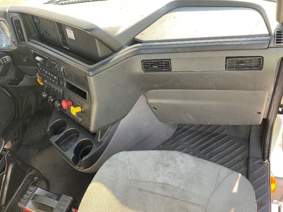 Day Cab Tractor-Heavy Duty Tractors-International-2020-LT625-Torrance-CA-115,488\n\t\tmiles-$ 36,000 - Image 13