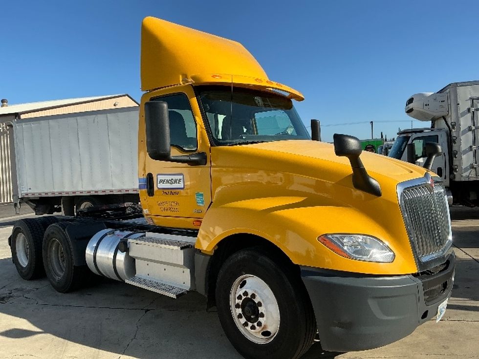 Day Cab Tractor-Heavy Duty Tractors-International-2020-LT625-Torrance-CA-143,962\n\t\tmiles-$ 32,000 - Image 1