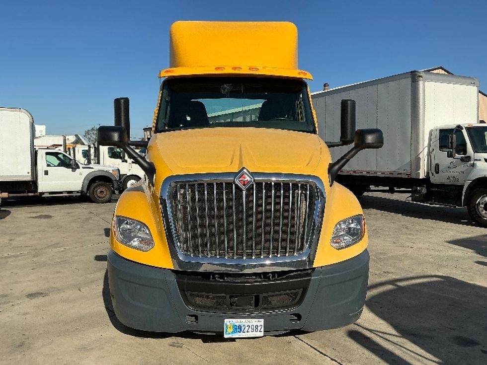 Day Cab Tractor-Heavy Duty Tractors-International-2020-LT625-Torrance-CA-143,962\n\t\tmiles-$ 32,000 - Image 2