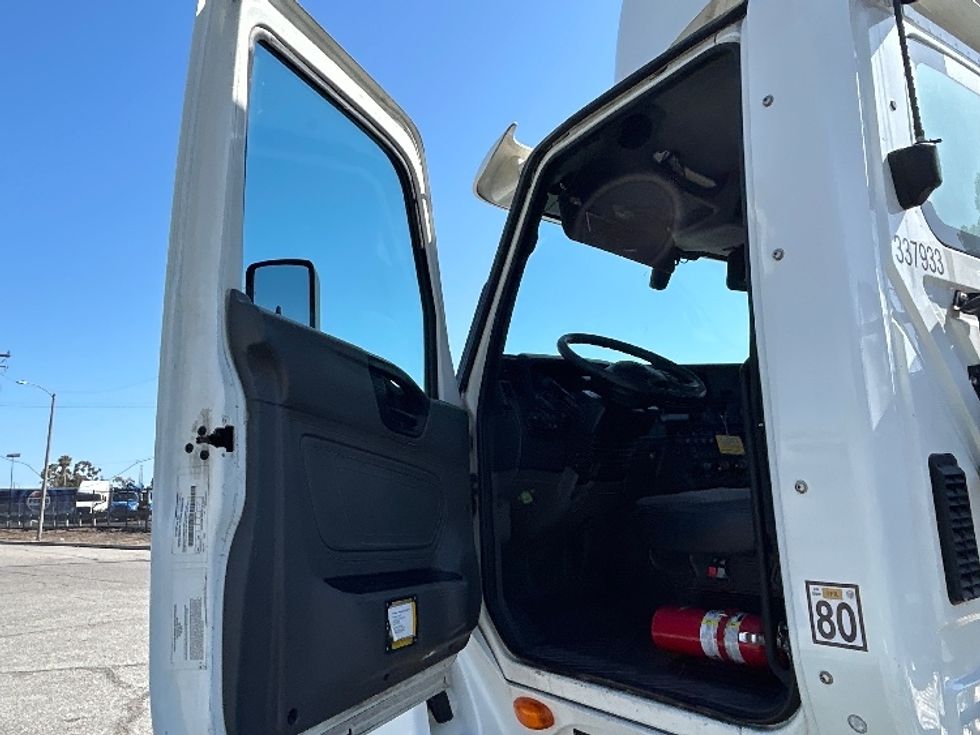 Day Cab Tractor-Heavy Duty Tractors-International-2020-LT625-Torrance-CA-164,087\n\t\tmiles-$ 33,250 - Image 9