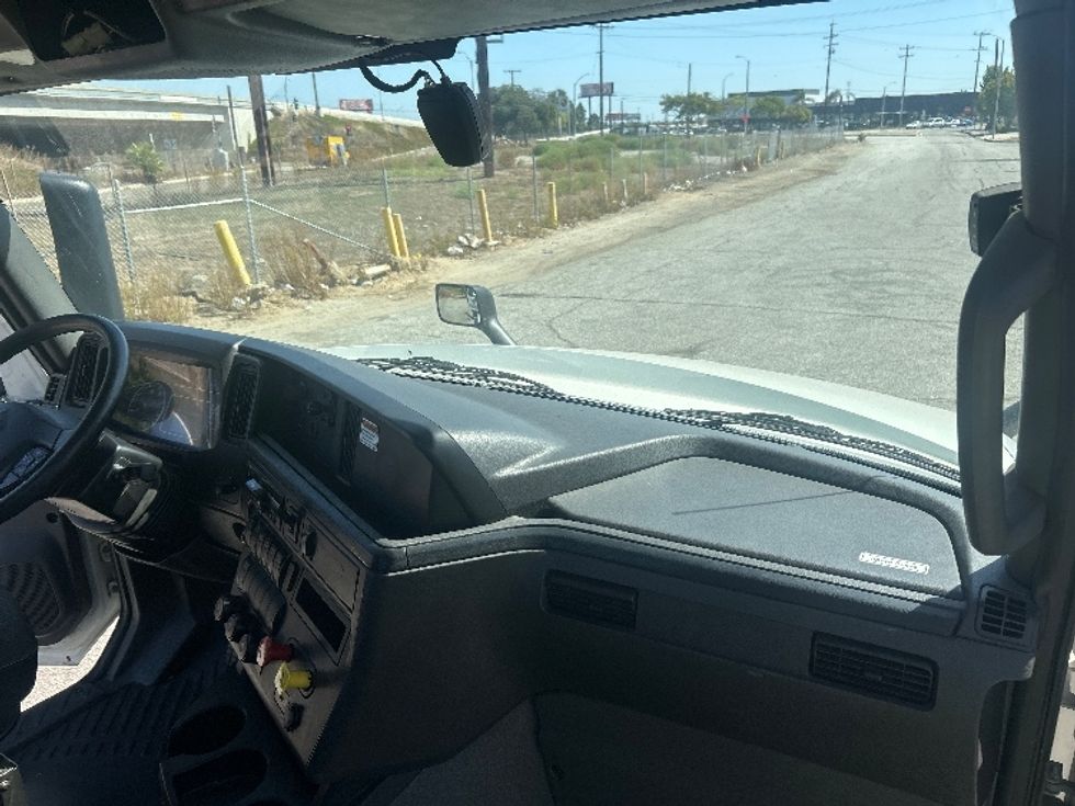 Day Cab Tractor-Heavy Duty Tractors-International-2020-LT625-Torrance-CA-177,261\n\t\tmiles-$ 37,250 - Image 13