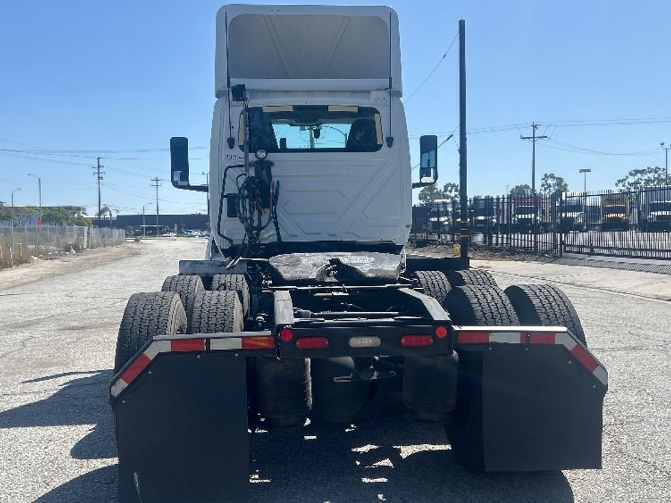 Day Cab Tractor-Heavy Duty Tractors-International-2020-LT625-Torrance-CA-177,261\n\t\tmiles-$ 37,250 - Image 6