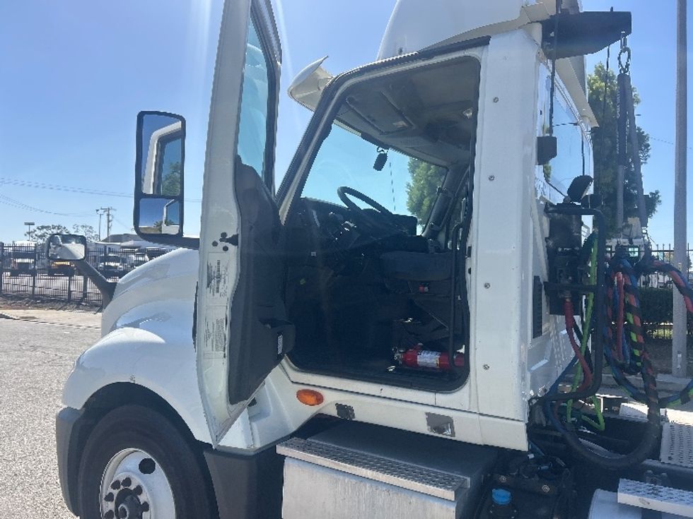 Day Cab Tractor-Heavy Duty Tractors-International-2020-LT625-Torrance-CA-177,261\n\t\tmiles-$ 37,250 - Image 9
