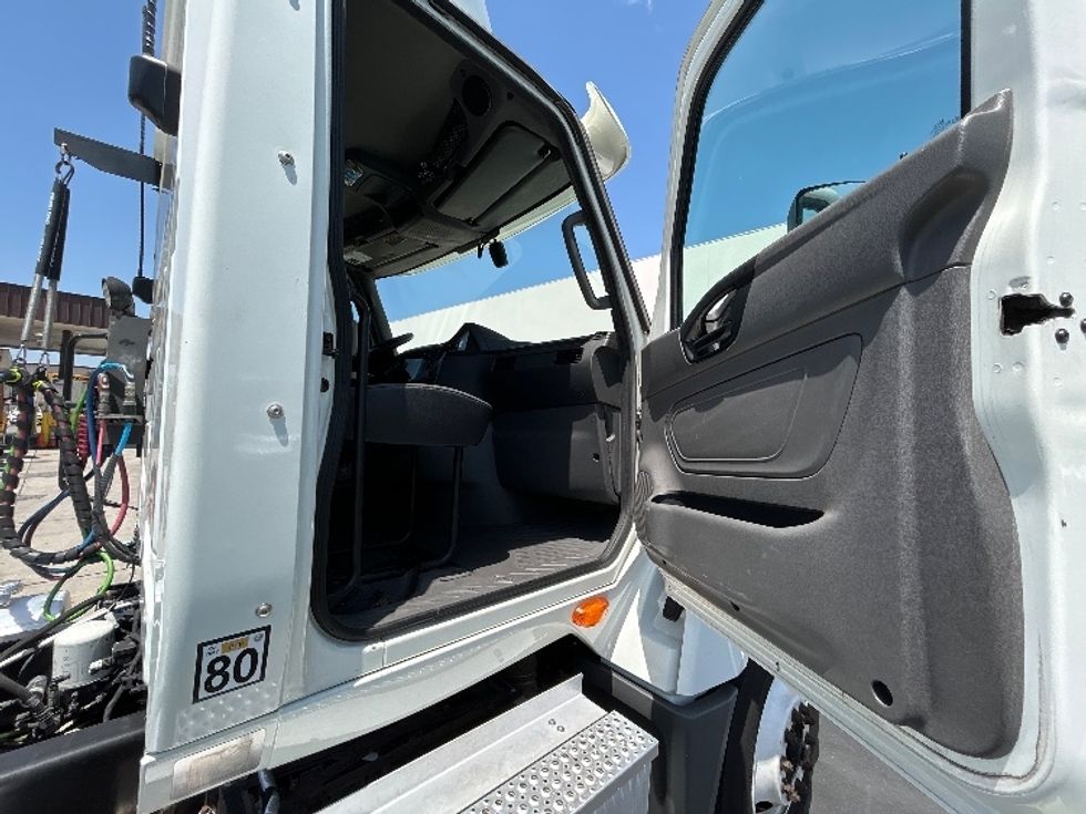 Day Cab Tractor-Heavy Duty Tractors-International-2020-LT625-Torrance-CA-205,378\n\t\tmiles-$ 36,250 - Image 12
