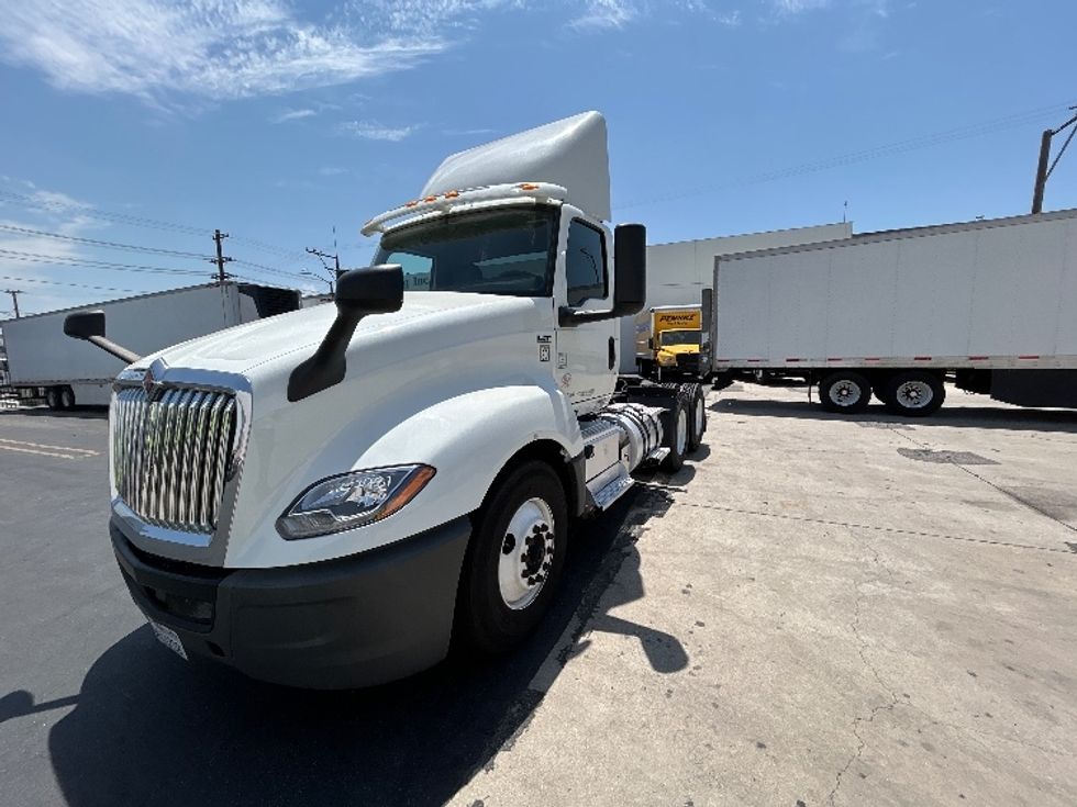 Day Cab Tractor-Heavy Duty Tractors-International-2020-LT625-Torrance-CA-205,378\n\t\tmiles-$ 36,250 - Image 3