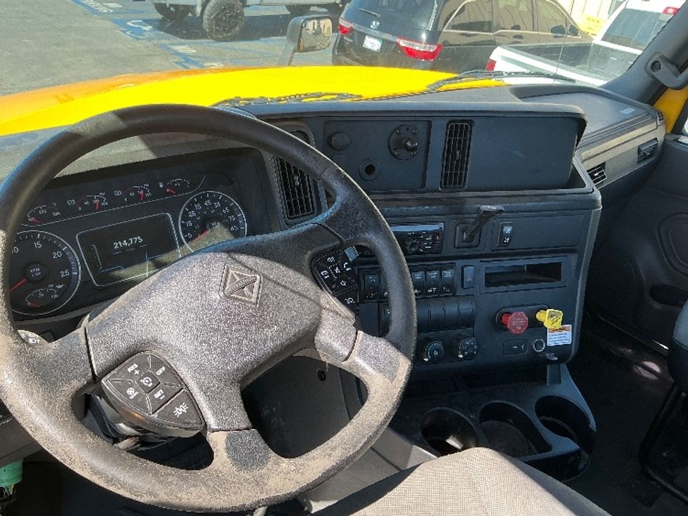 Day Cab Tractor-Heavy Duty Tractors-International-2020-LT625-Torrance-CA-214,877\n\t\tmiles-$ 30,250 - Image 10