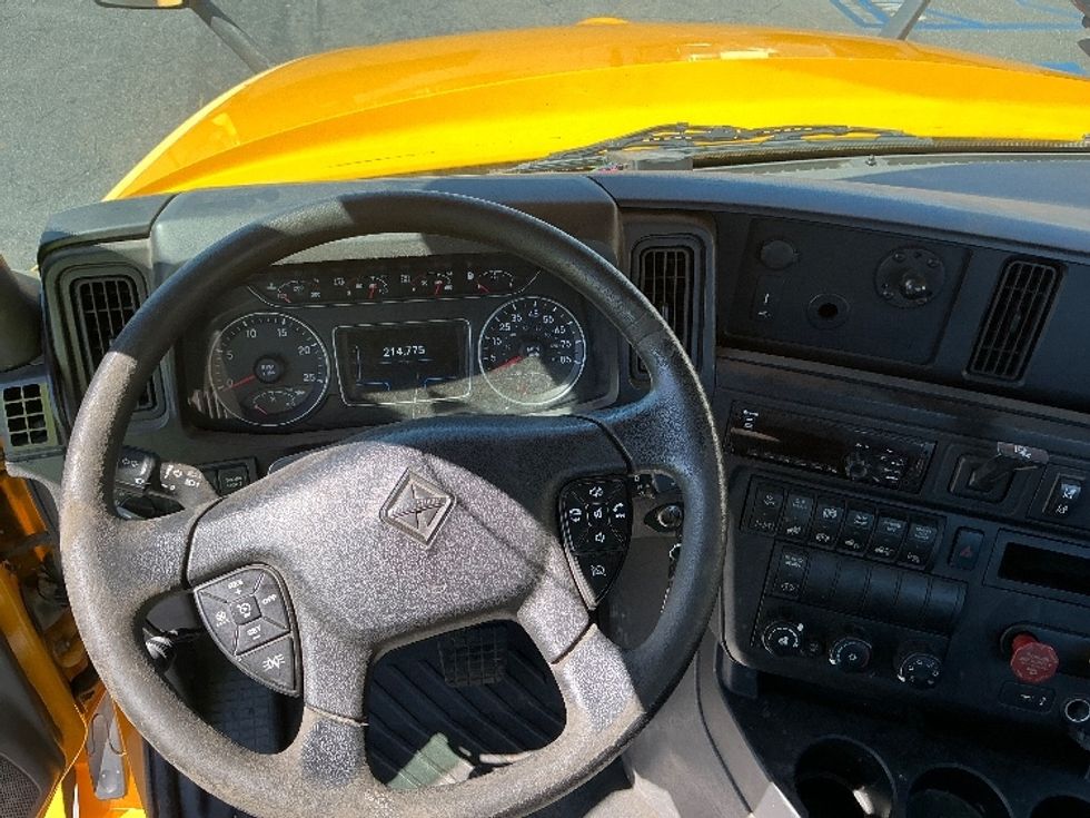 Day Cab Tractor-Heavy Duty Tractors-International-2020-LT625-Torrance-CA-214,877\n\t\tmiles-$ 30,250 - Image 11