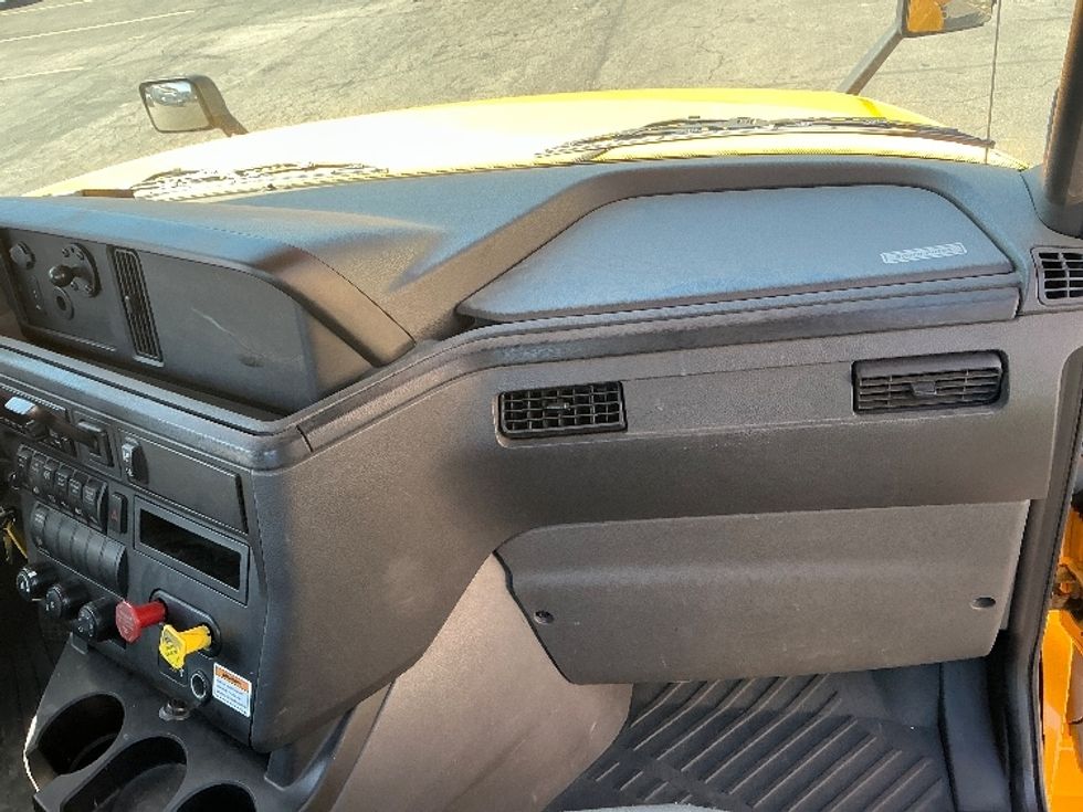 Day Cab Tractor-Heavy Duty Tractors-International-2020-LT625-Torrance-CA-214,877\n\t\tmiles-$ 30,250 - Image 13