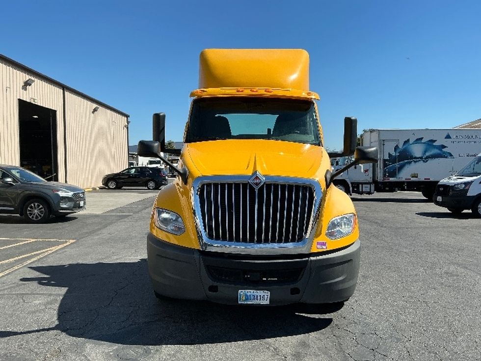 Day Cab Tractor-Heavy Duty Tractors-International-2020-LT625-Torrance-CA-214,877\n\t\tmiles-$ 30,250 - Image 2