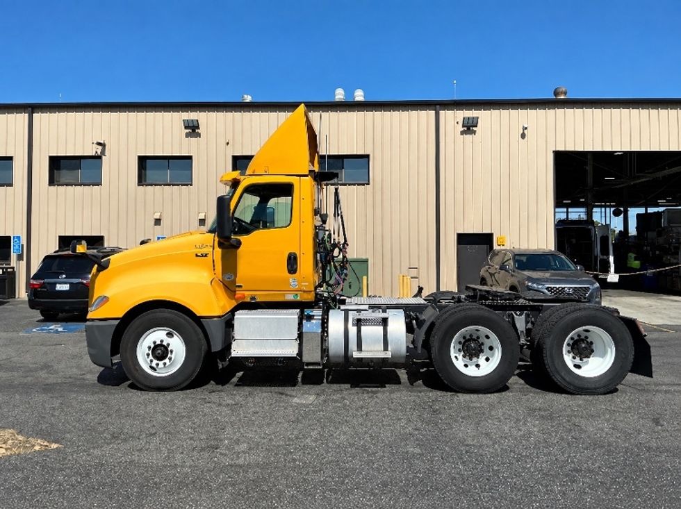Day Cab Tractor-Heavy Duty Tractors-International-2020-LT625-Torrance-CA-214,877\n\t\tmiles-$ 30,250 - Image 4