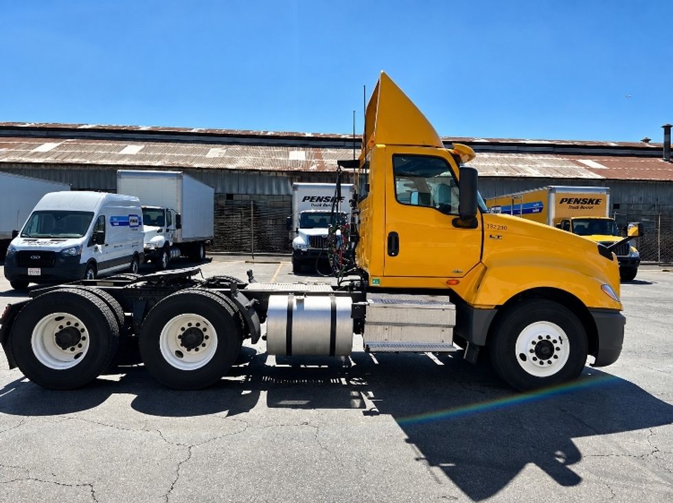 Day Cab Tractor-Heavy Duty Tractors-International-2020-LT625-Torrance-CA-214,877\n\t\tmiles-$ 30,250 - Image 8