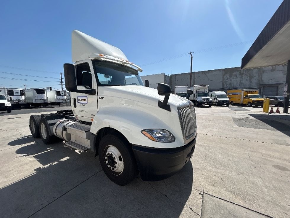 Day Cab Tractor-Heavy Duty Tractors-International-2020-LT625-Torrance-CA-221,195\n\t\tmiles-$ 34,250 - Image 1