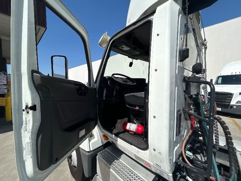 Day Cab Tractor-Heavy Duty Tractors-International-2020-LT625-Torrance-CA-221,195\n\t\tmiles-$ 34,250 - Image 9